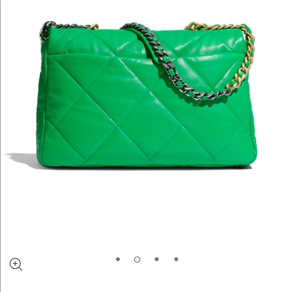 💚✨Stunning Chanel 19 Flap Bag✨💚 - Picture 2 of 6
